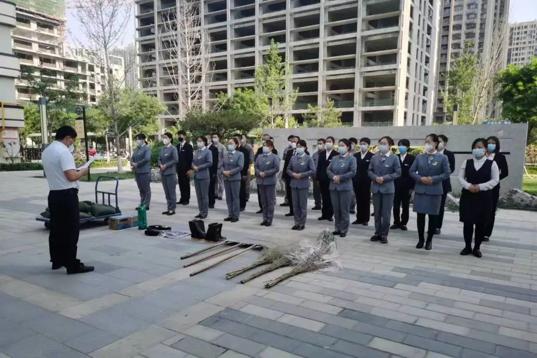 雨中堅守護家園，筑牢汛期安全墻(圖2)